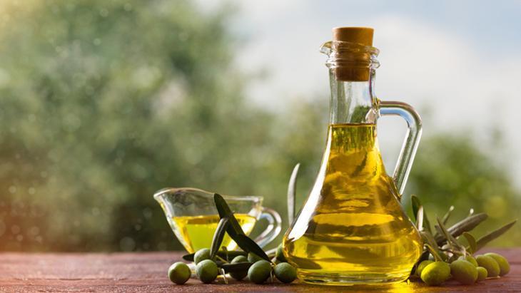 Diz ağrılarına doğal destek: Taze sıkım zeytinyağı nasıl umut oldu