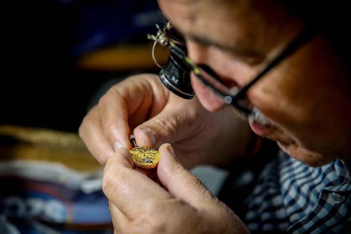 23 yıl önce emekli oldu ama bu işi bırakamıyor ‘Bizim elimizdekileri arayan bulamıyor’