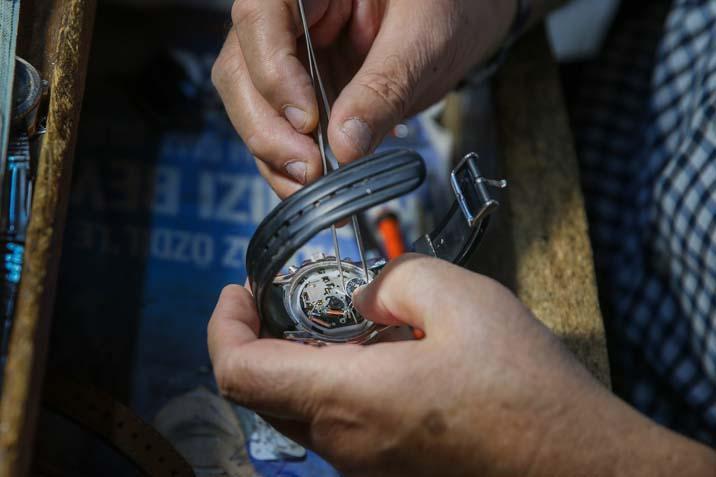 23 yıl önce emekli oldu ama bu işi bırakamıyor ‘Bizim elimizdekileri arayan bulamıyor’