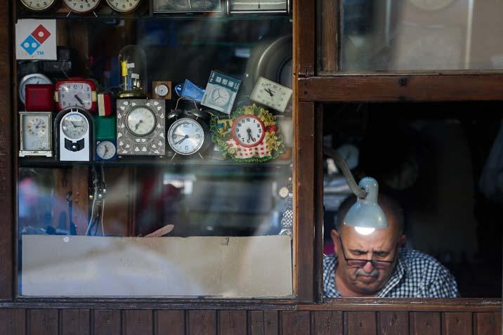 23 yıl önce emekli oldu ama bu işi bırakamıyor ‘Bizim elimizdekileri arayan bulamıyor’