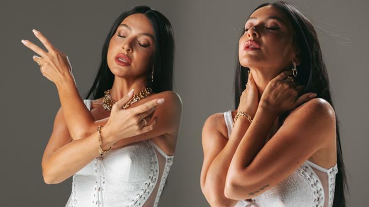 Her paylaşımı olay! Hadise'den iddialı ayna pozu