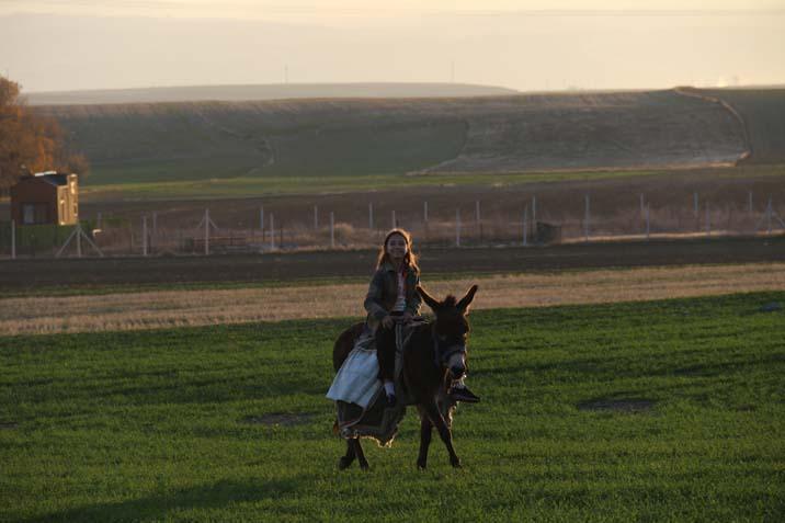 CESARETİNDEN DOLAYI KIZIMLA GURUR DUYUYORUM