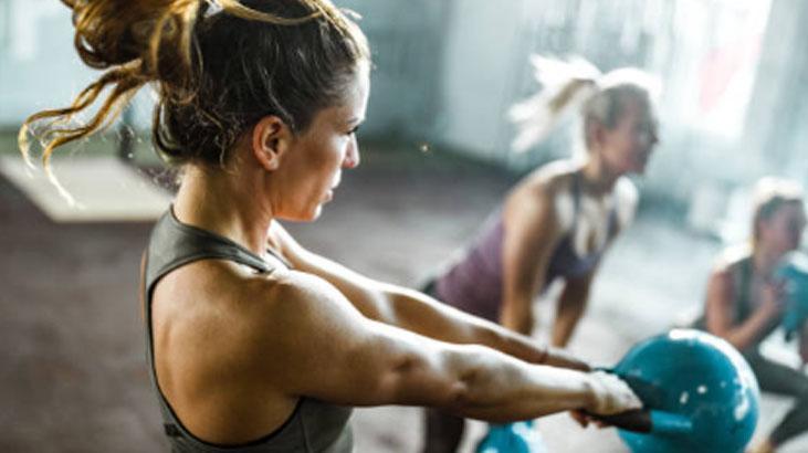 Kalori saymadan zayıfladı Fitness uzmanından 4 beden küçülten teknik