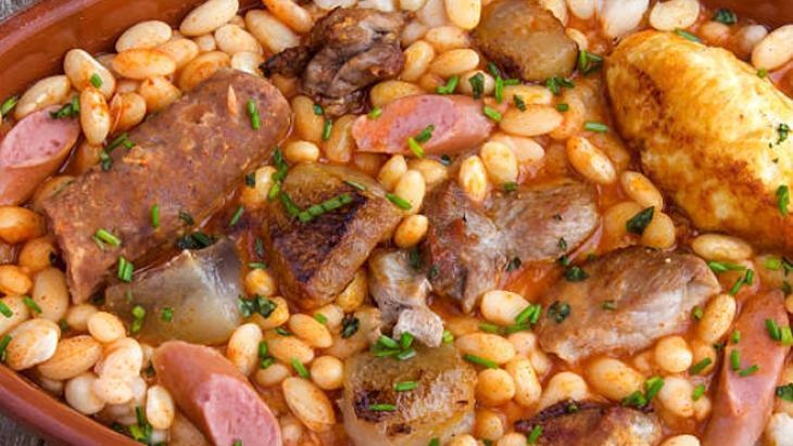 Kuru fasulyede gaz kalmıyor Haşlama suyuna 1 kaşık eklemek yeterli: 4’e bölüp atın