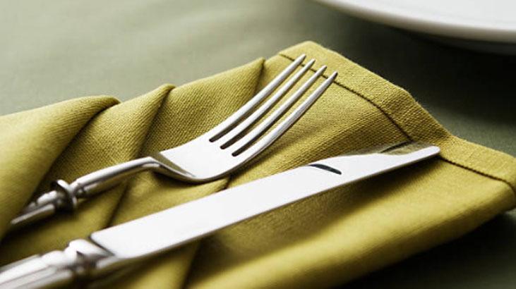 Ne kabartma tozu ne deterjan... Eski çatal kaşıkları parlatan tebeşir metodu