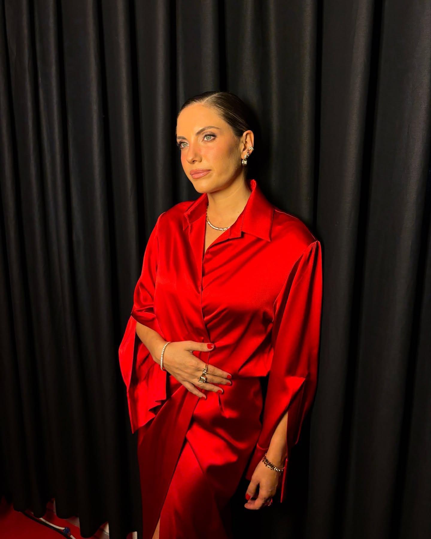 Eda Ece ve Şebnem Bozoklunun arası açıldı Beklenmedik hamle gündem oldu Eda Ece ve Şebnem Bozoklunun arası açıldı Beklenmedik hamle gündem oldu