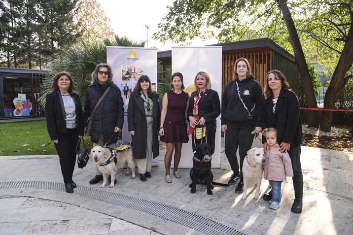 Bir köpeğin 2 yılda ‘Göz’ oluşunun hikâyesi: Türkiye’de sadece 11 rehber köpek görevde