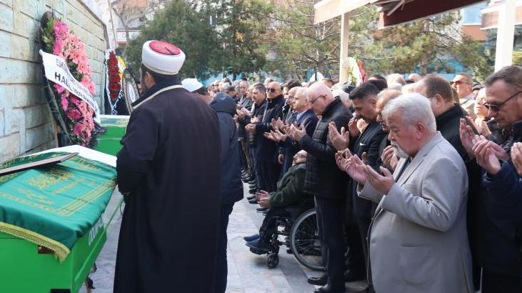 Burcu Özberkin acı günü Dedesini gözyaşlarıyla son yolcuğuna uğurladı