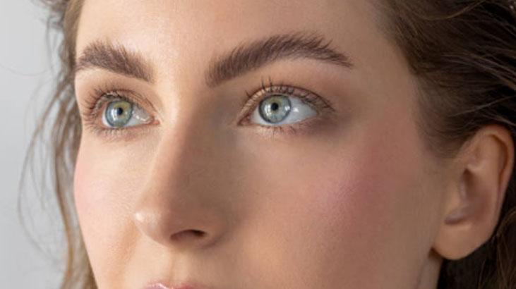 30 yaşında ama yaşlanma belirtisi yok Gençlik iksiri: Yüzyılın kaş yenilemesi