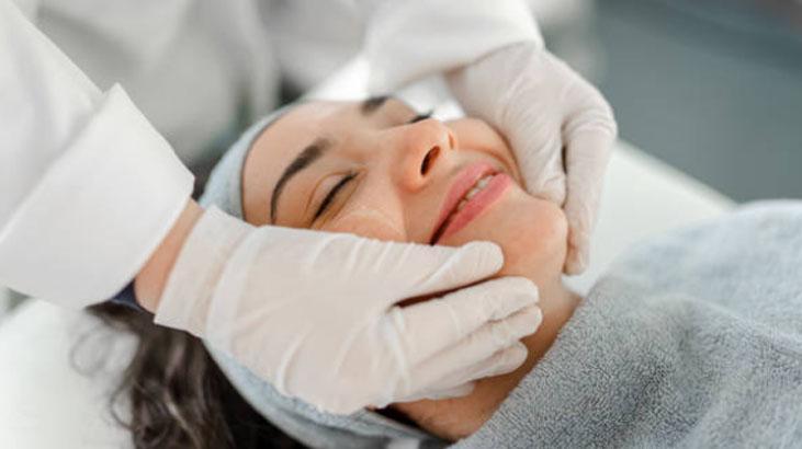 30 yaşında ama yaşlanma belirtisi yok Gençlik iksiri: Yüzyılın kaş yenilemesi