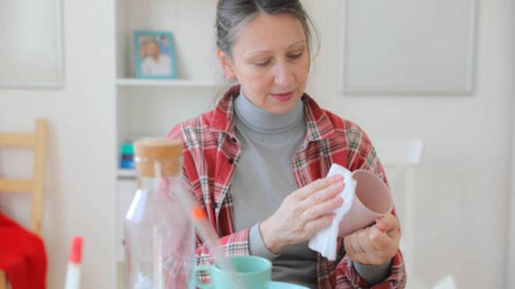 İnatçı kahve lekesinin izi bile kalmıyor 5 yöntem arasından en etkilisi