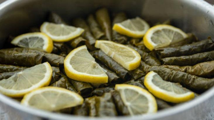 Yaprak sarmanın bu hali çerez gibi İç harcına katın, lezzeti level atlıyor