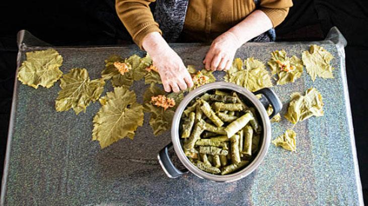 Yaprak sarmanın bu hali çerez gibi İç harcına katın, lezzeti level atlıyor