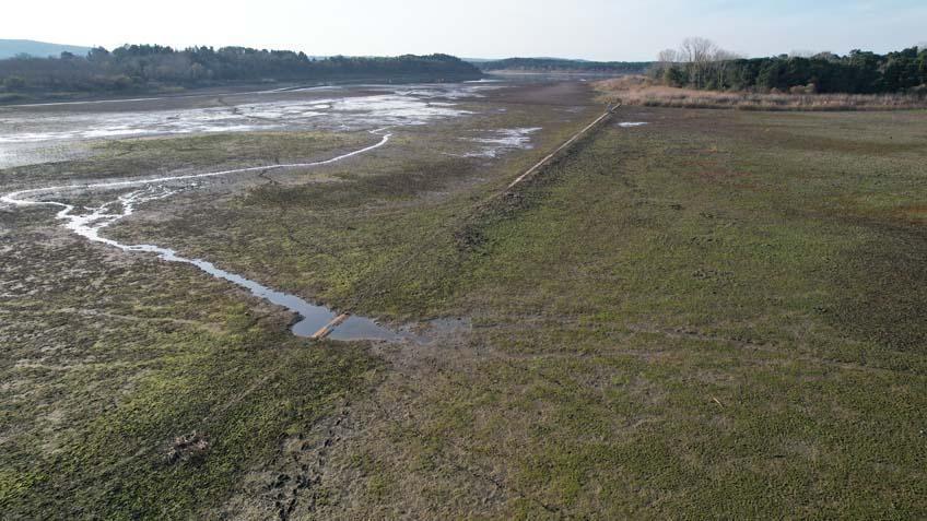 İstanbul’da su krizi Terkos Gölü kuruma noktasına geldi ortaya çıkanlar şoke etti