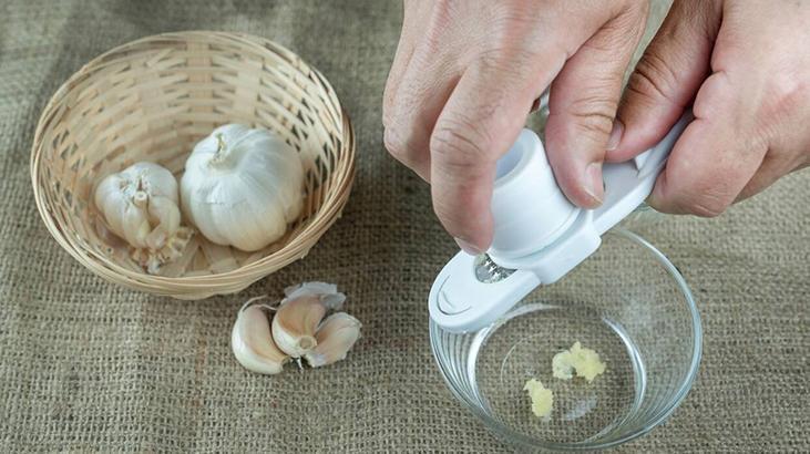 Sarımsak gargarası hepsinden güçlü Mikropları def eden doğal ilaç