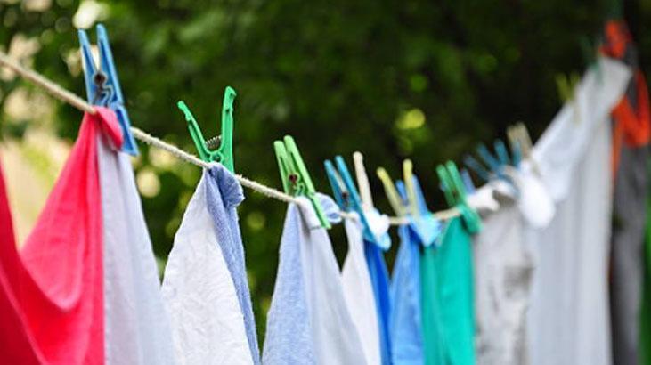 Ne deterjan ne sirke... Çamaşırları bembeyaz yapan formül başka Kabuklarını kullanın