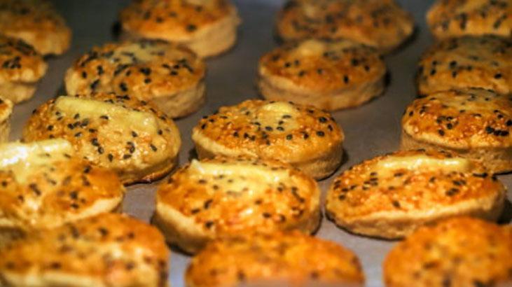 Pastane usulü kıyır kıyır tuzlu kurabiye tarifi Haftalarca taze kalıyor Pastane usulü kıyır kıyır tuzlu kurabiye tarifi Haftalarca taze kalıyor