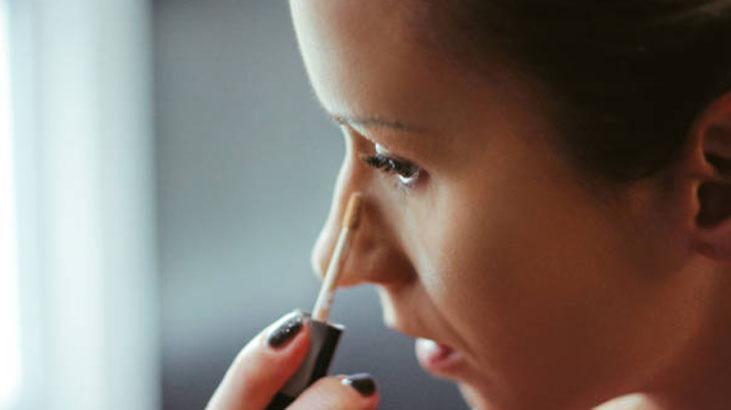 Ünlü isimlere makyaj yaptı, çizgileri tek hamlede gizledi Bu ürünün etkisi büyük