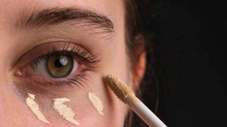 Ünlü isimlere makyaj yaptı, çizgileri tek hamlede gizledi Bu ürünün etkisi büyük