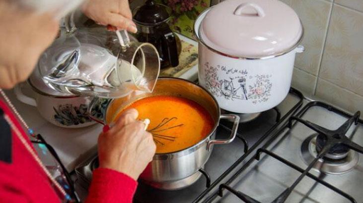 Tarhananın kıvamını ipek gibi yapan tarif Pişirirken ayırın, hem lezzetli hem şifalı