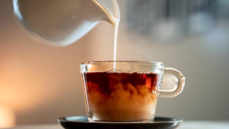 ÇOK DAHA HAFİF: BADEM SÜTÜ YA DA HİNDİSTAN CEVİZİ SÜTÜ