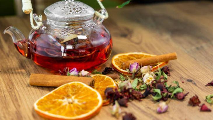 BUNLAR HEP C VİTAMİNİ: TURUNÇGİLLER