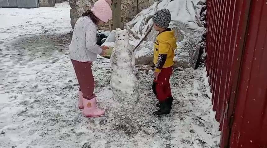 Uyarıların ardından kar kalınlığı 10 santimetreye ulaştı