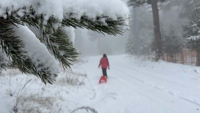 Uyarıların ardından kar kalınlığı 10 santimetreye ulaştı