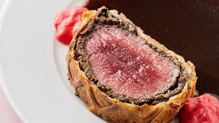 MASTERCHEF BEEF WELLİNGTON TARİFİ | MasterChef Beef Wellington nasıl yapılır, malzemeleri neler Adım adım Beef Wellington püf noktaları...