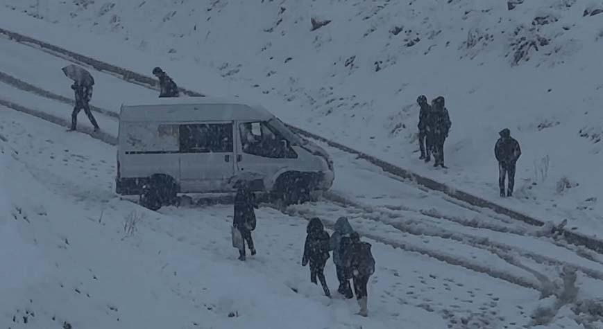 Uyarıların ardından kar kalınlığı 10 santimetreye ulaştı