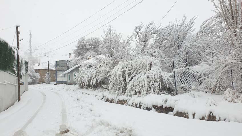 Uyarıların ardından kar kalınlığı 10 santimetreye ulaştı