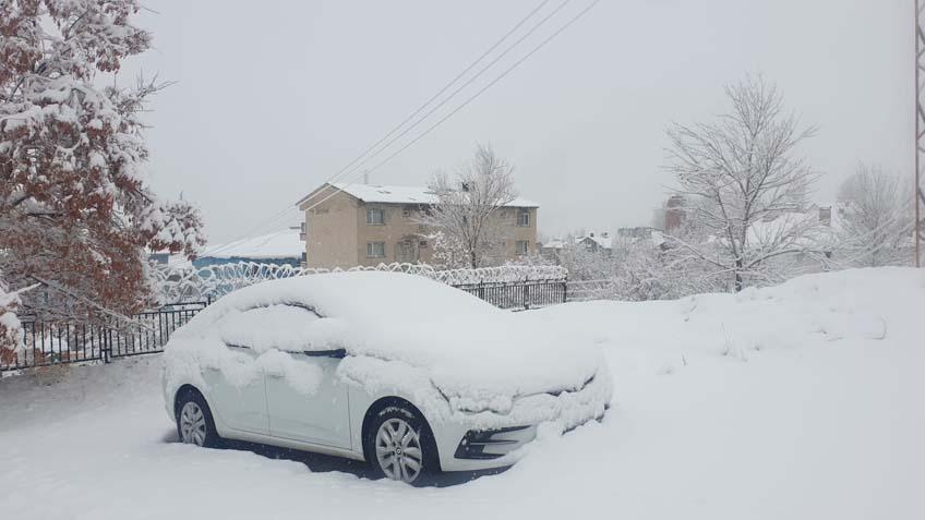 VAN’DA 11 YERLEŞİM YERİNİN YOLU ULAŞIMA KAPANDI