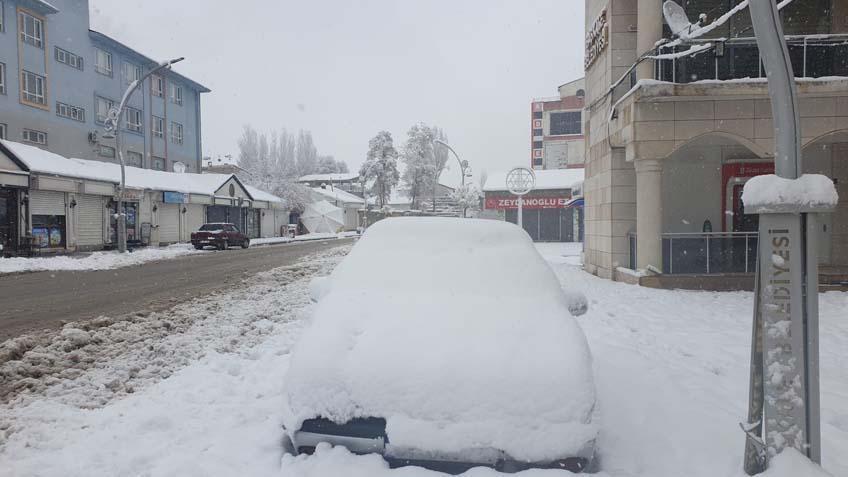 Uyarıların ardından kar kalınlığı 10 santimetreye ulaştı