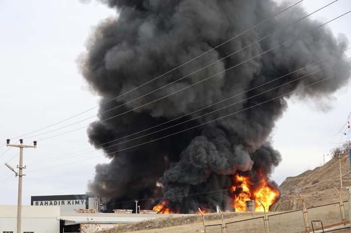 Yer: Kırıkkale Kimya fabrikasında büyük yangın