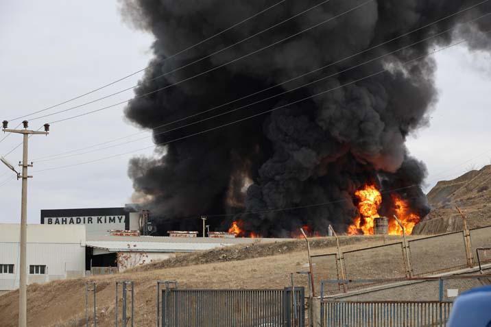 Yer: Kırıkkale Kimya fabrikasında büyük yangın