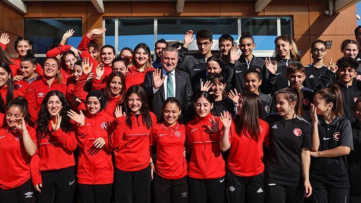 Gençlik ve Spor Bakanı Dr. Osman Aşkın Bak: Milli Sporcu Bursu, Türk sporunda devrim niteliğindedir