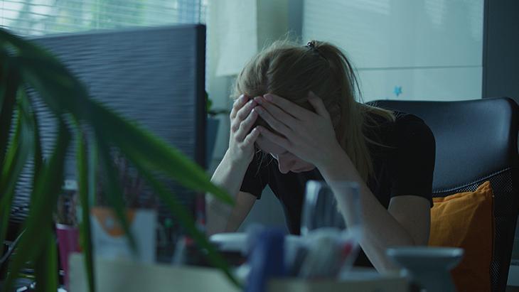 ‘BEYİN YAPISI DEĞİŞİYOR, UYKU DÜZENİ BOZULUYOR’