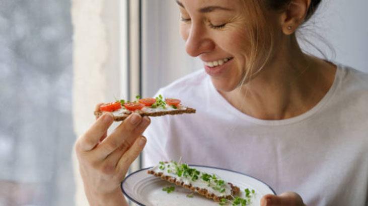 55 yaşında 50 kilo verdi Doğum kilolarını eriten detay: Suyun içine ekleyin