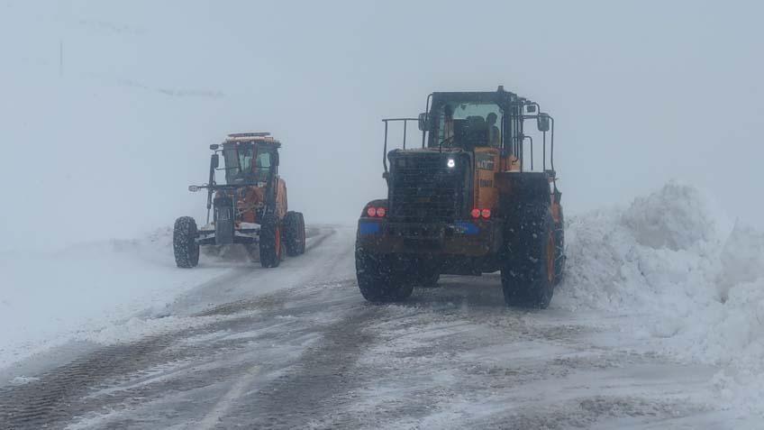 VANDA KAPALI YOLLAR ULAŞIMA AÇILDI