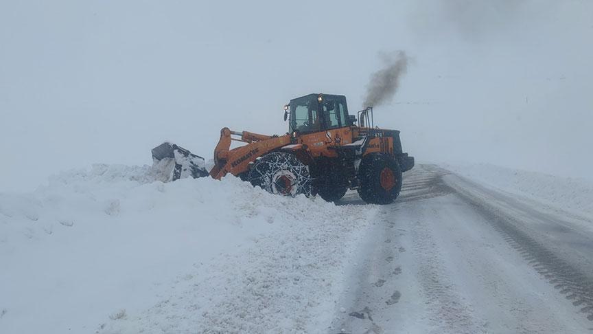 İlk kar görüntüleri geldi Kar kalınlığının 50 santimetreye ulaştı, sıcaklık eksi 20 dereceye düştü