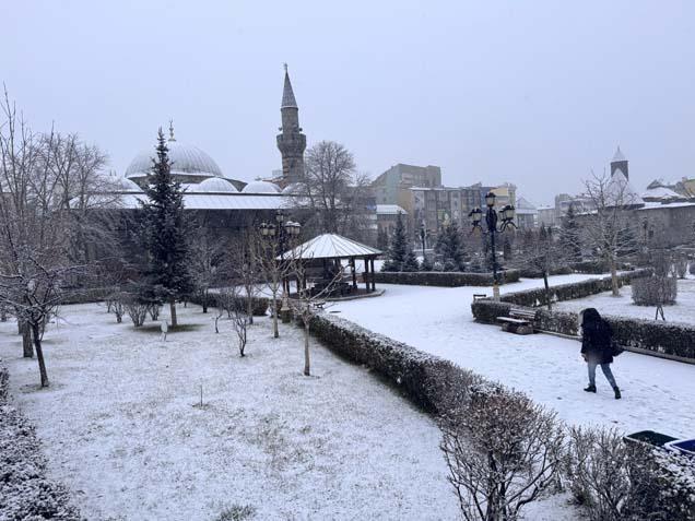 İlk kar görüntüleri geldi Kar kalınlığının 50 santimetreye ulaştı, sıcaklık eksi 20 dereceye düştü