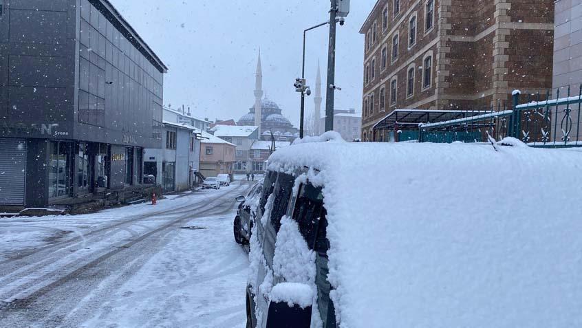İlk kar görüntüleri geldi Kar kalınlığının 50 santimetreye ulaştı, sıcaklık eksi 20 dereceye düştü