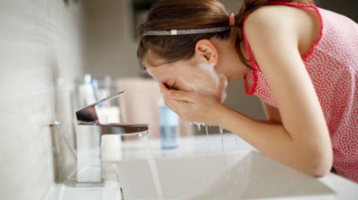 Cilt bakımında iltihap karşıtı kullanılan element Koruyucu kalkan gibi