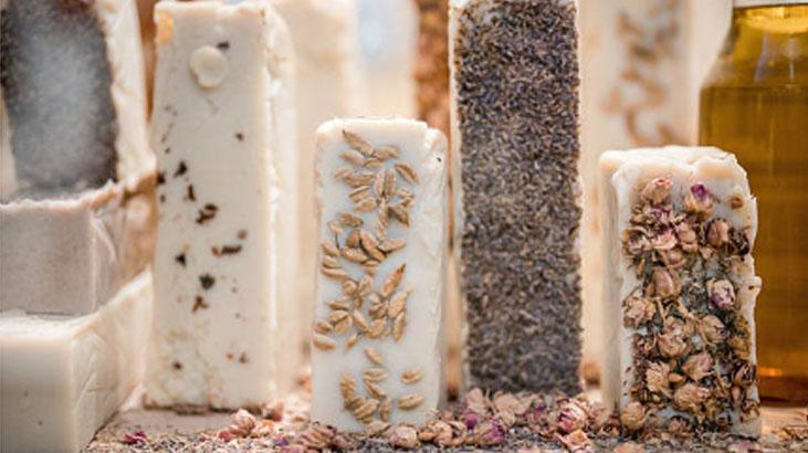 Cilt bakımında iltihap karşıtı kullanılan element Koruyucu kalkan gibi