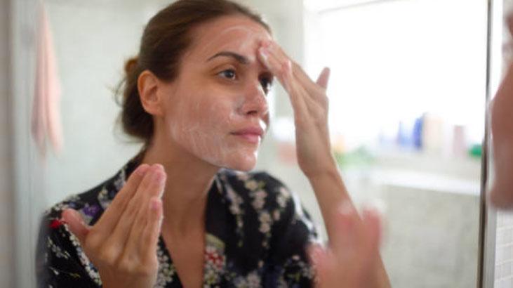 Cilt bakımında iltihap karşıtı kullanılan element Koruyucu kalkan gibi