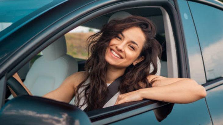 Araba sürdükçe kaskatı oluyor... Dayanılmaz sırt ağrılarına son Geriye yaslayın