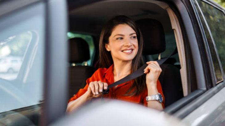 Araba sürdükçe kaskatı oluyor... Dayanılmaz sırt ağrılarına son Geriye yaslayın