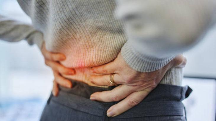 Araba sürdükçe kaskatı oluyor... Dayanılmaz sırt ağrılarına son Geriye yaslayın