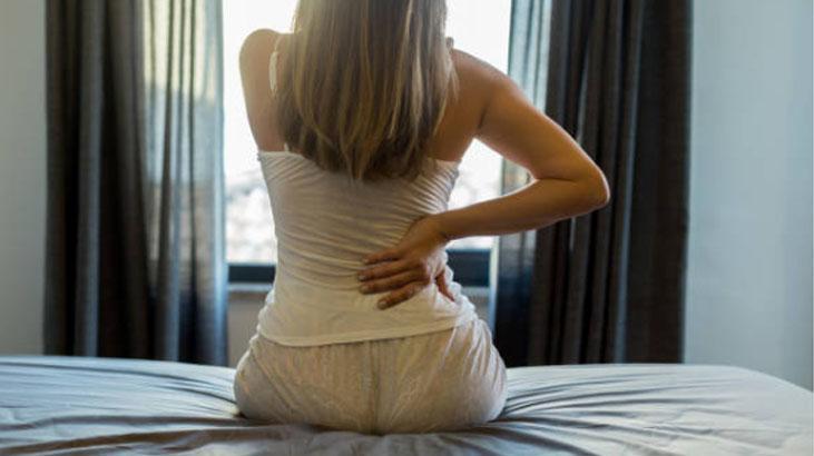 Araba sürdükçe kaskatı oluyor... Dayanılmaz sırt ağrılarına son Geriye yaslayın