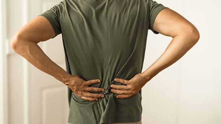 Araba sürdükçe kaskatı oluyor... Dayanılmaz sırt ağrılarına son Geriye yaslayın